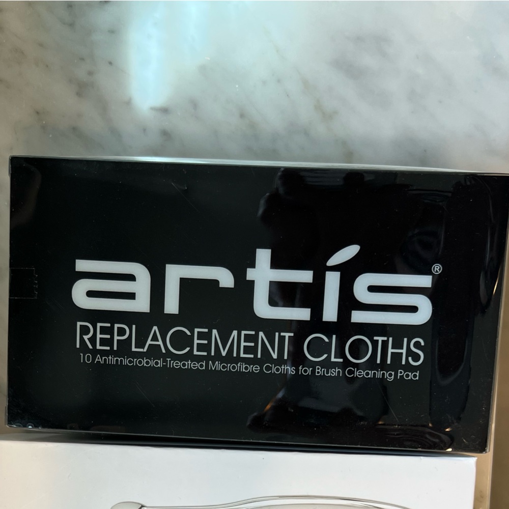 Artis Microfibre Anti-Microbial Treated Cleaning Cloths. 9 pieces